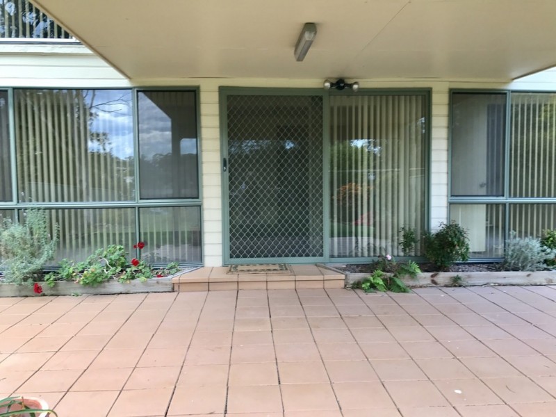 8 Rhodes Parade, Windermere Park NSW 2264
