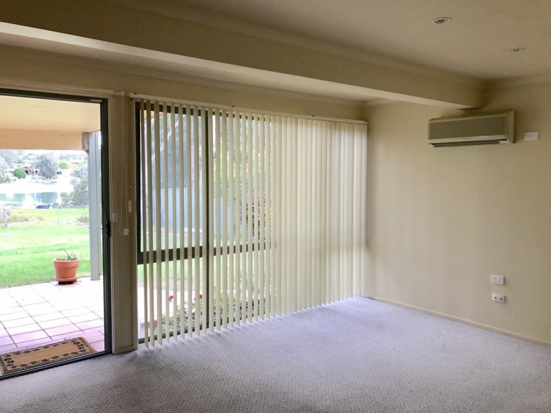 8 Rhodes Parade, Windermere Park NSW 2264