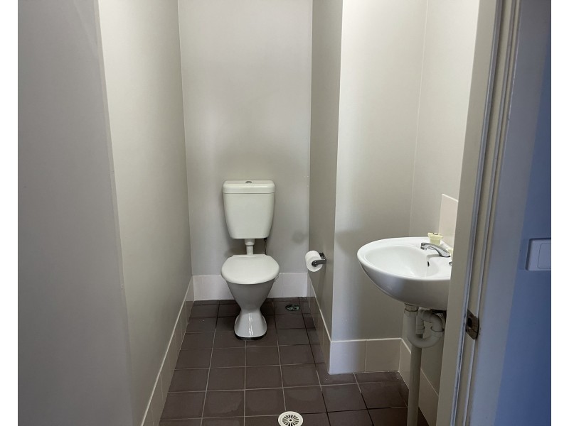 1/61 Alliance Ave, Morisset NSW 2264