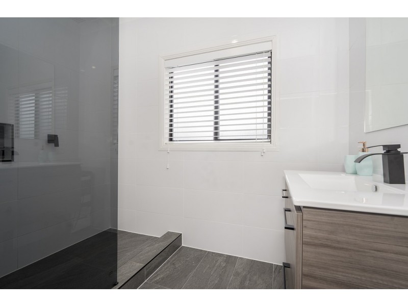 2/57 Coorumbung Road, Dora Creek NSW 2264