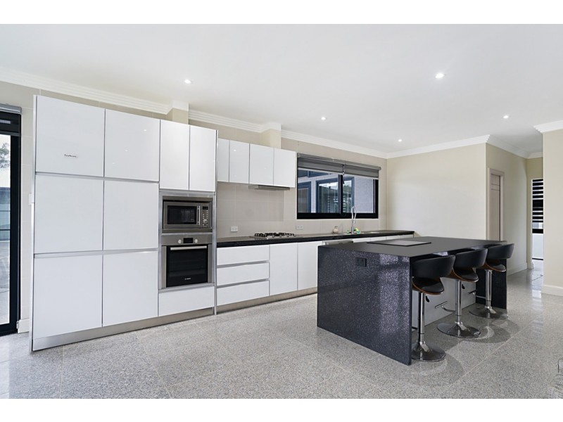83 Freemans Drive, Morisset NSW 2264