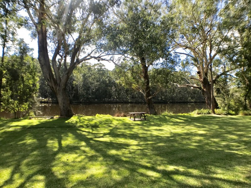 212 Freemans Drive, Morisset NSW 2264