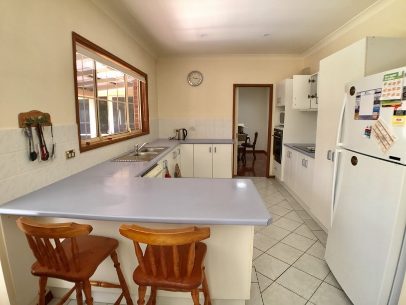 212 Freemans Drive, Morisset NSW 2264