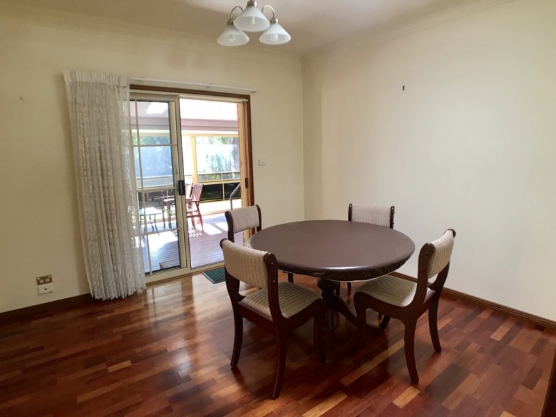 212 Freemans Drive, Morisset NSW 2264