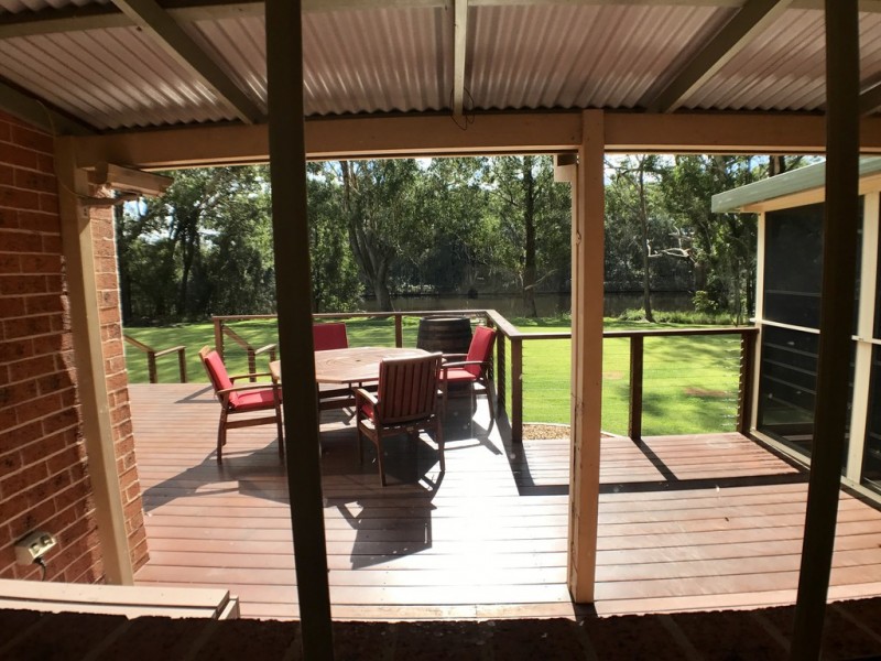 212 Freemans Drive, Morisset NSW 2264