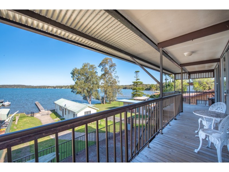15 Grand Parade, Bonnells Bay NSW 2264