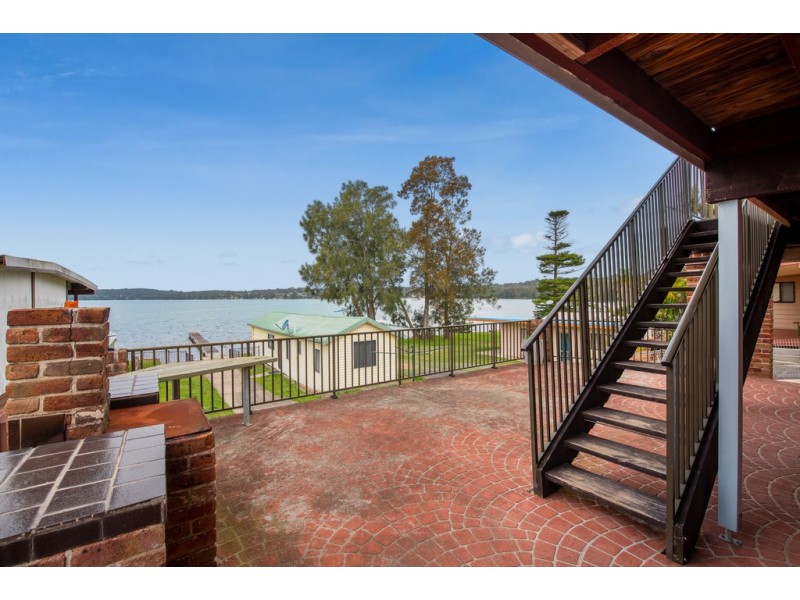 15 Grand Parade, Bonnells Bay NSW 2264
