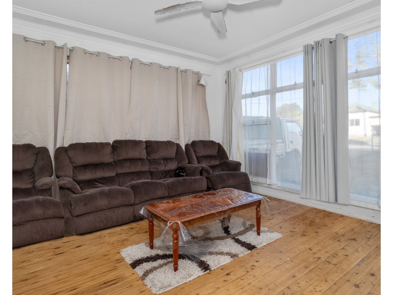 81 Newcastle Street, Morisset NSW 2264