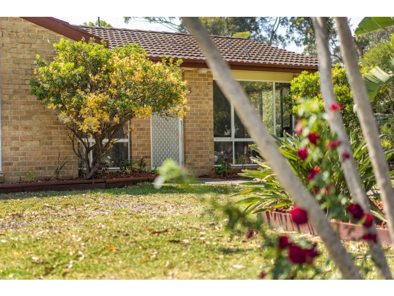 8 Wingfield Street, Windermere Park NSW 2264