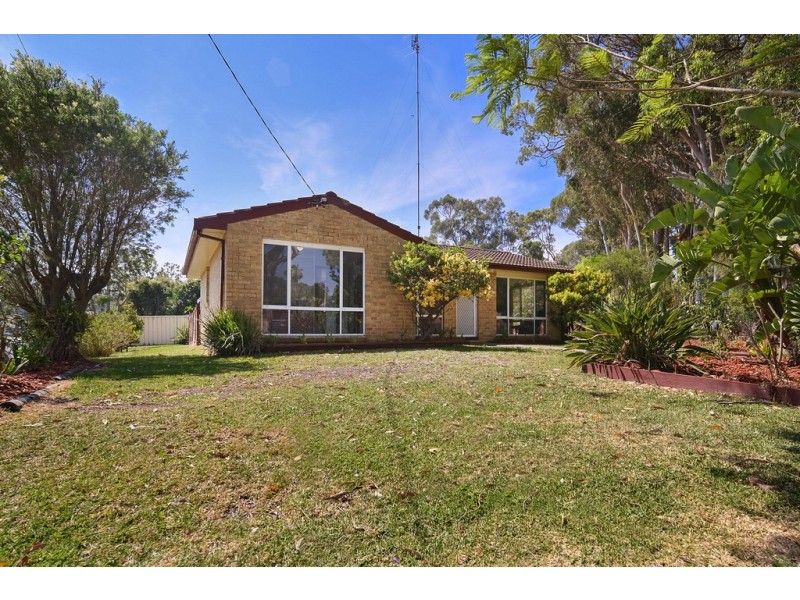 8 Wingfield Street, Windermere Park NSW 2264