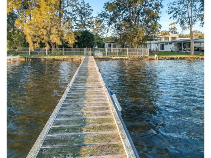 147 Grand Parade, Bonnells Bay NSW 2264
