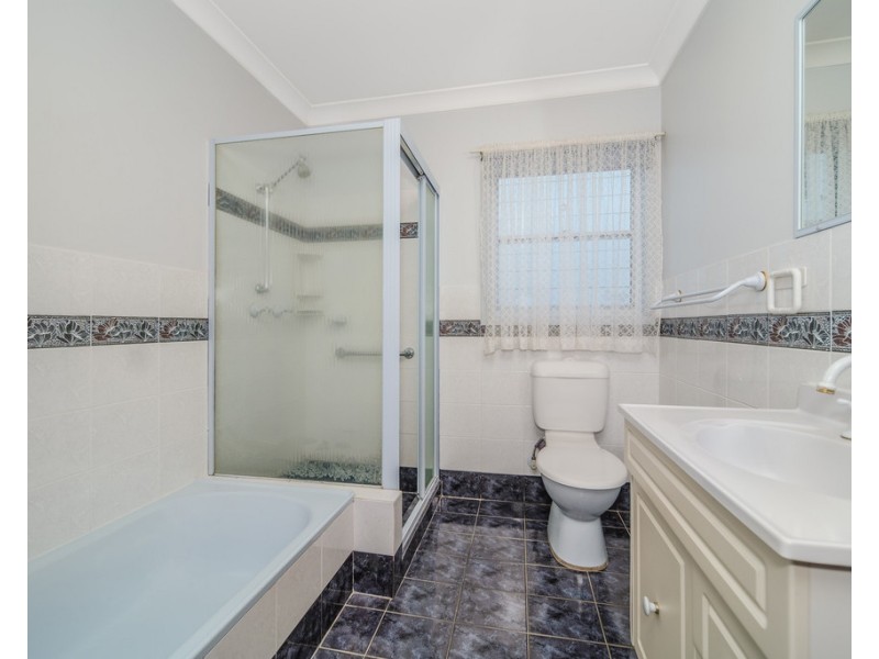 147 Grand Parade, Bonnells Bay NSW 2264