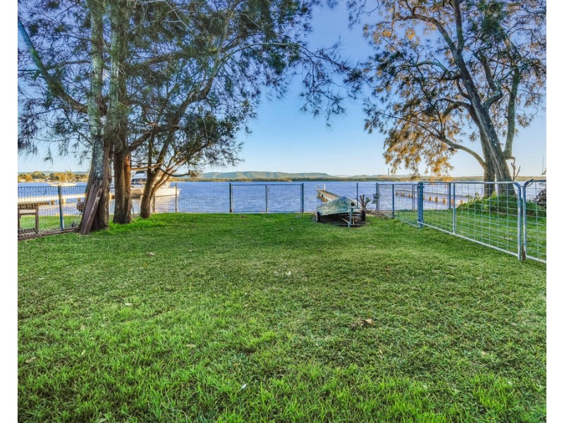 147 Grand Parade, Bonnells Bay NSW 2264
