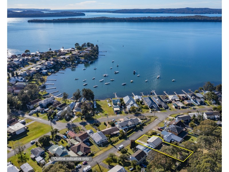 8 Maitland Ave, Sunshine NSW 2264