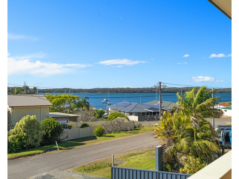 8 Maitland Ave, Sunshine NSW 2264