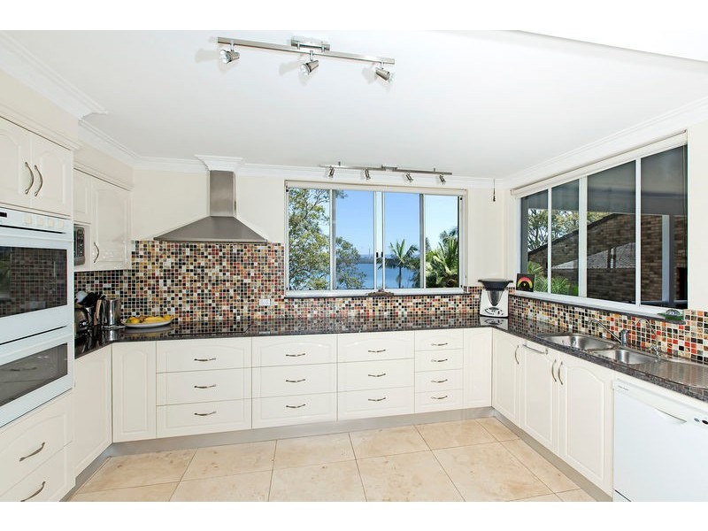 116 Beach Road, Wangi Wangi NSW 2267