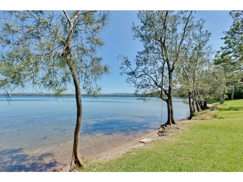 116 Beach Road, Wangi Wangi NSW 2267