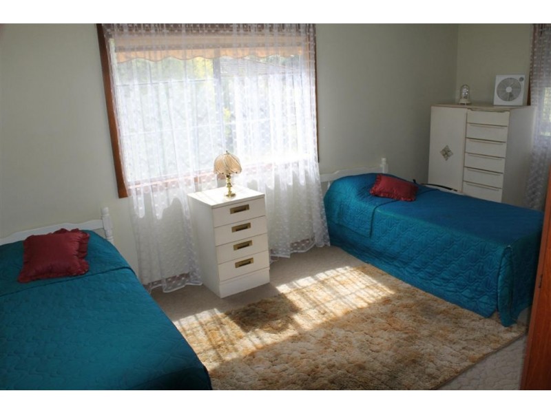11 Morisset Park Rd, Morisset Park NSW 2264