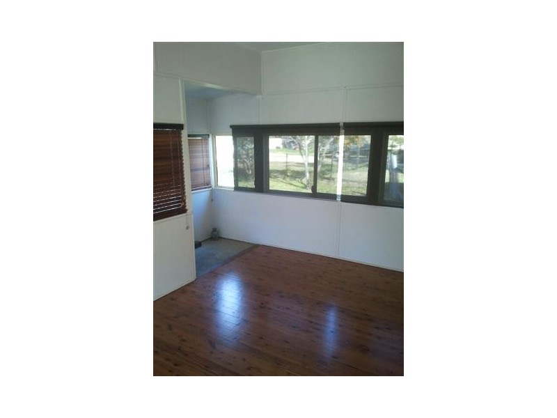 74 Macquarie Street, Morisset NSW 2264