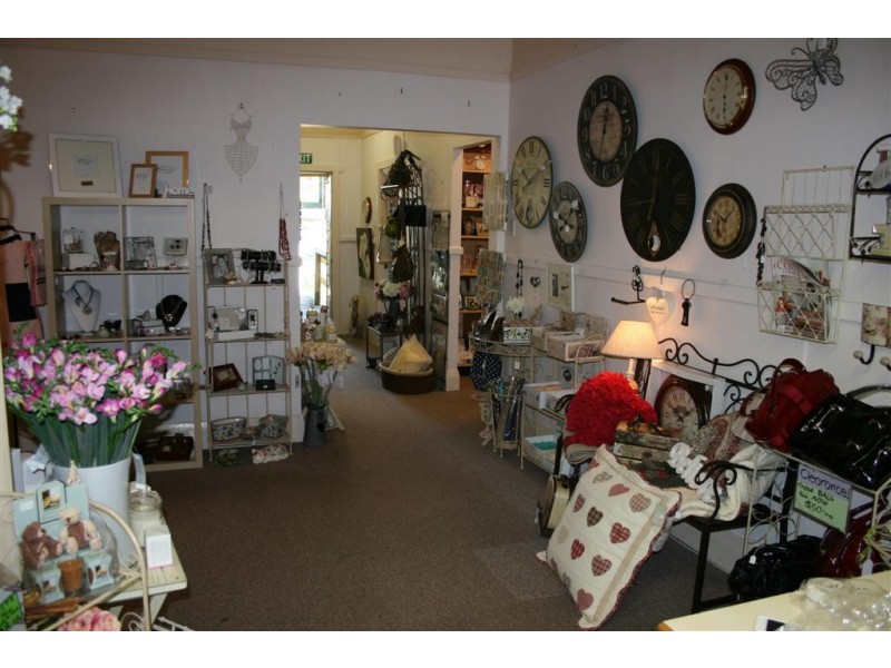 25 Yambo St, Morisset NSW 2264