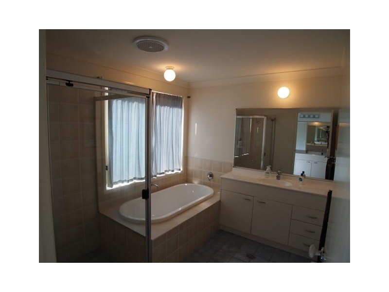 Windermere Park NSW 2264