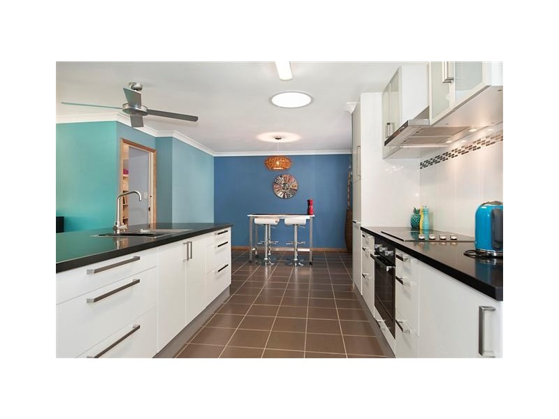 2/10 Hervey St, Windermere Park NSW 2264