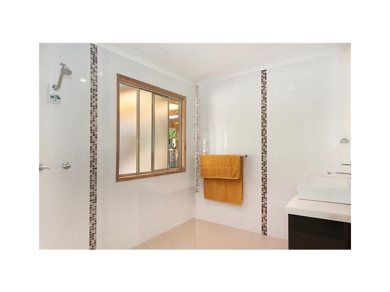 2/10 Hervey St, Windermere Park NSW 2264