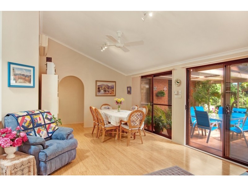 16 Park Ave, Morisset Park NSW 2264