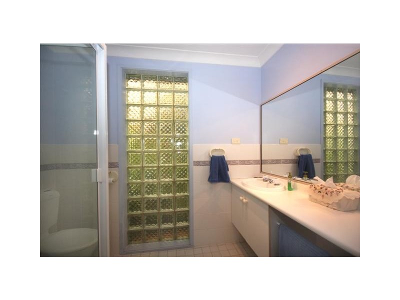 16 Park Ave, Morisset Park NSW 2264