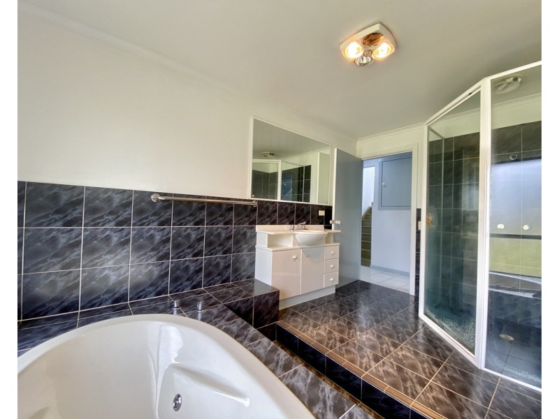 15 Yambo Street, Morisset NSW 2264