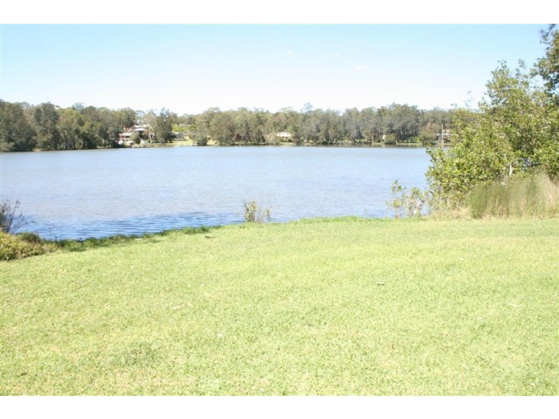 6 Rhodes Pde, Windermere Park NSW 2264