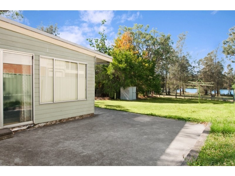 6 Rhodes Pde, Windermere Park NSW 2264