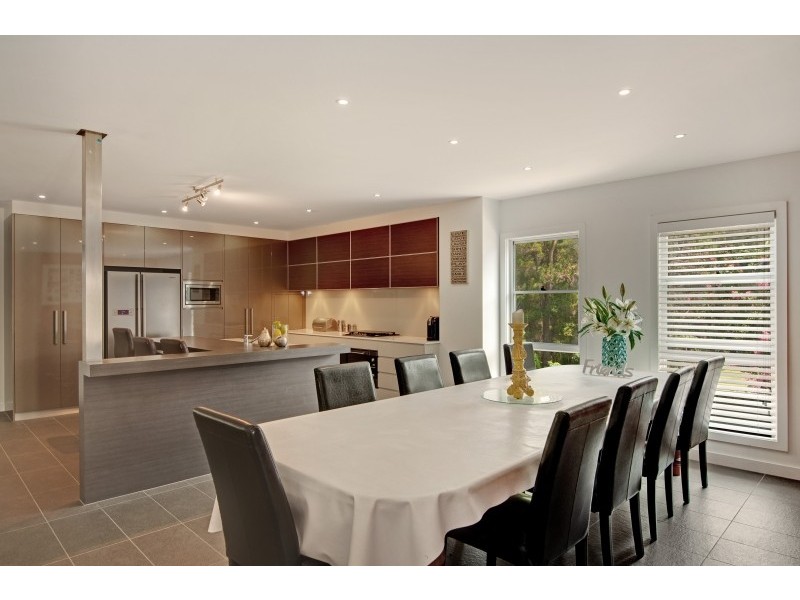 207 Freemans Dr, Morisset NSW 2264