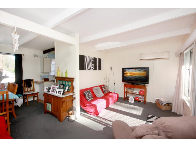 232 Dora Street, Dora Creek NSW 2264