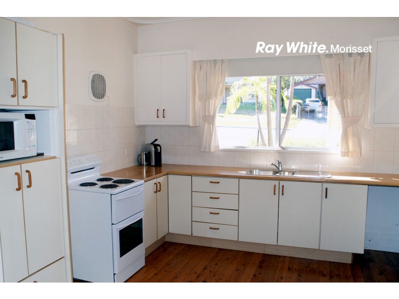 14 Rhodes Parade, Windermere Park NSW 2264