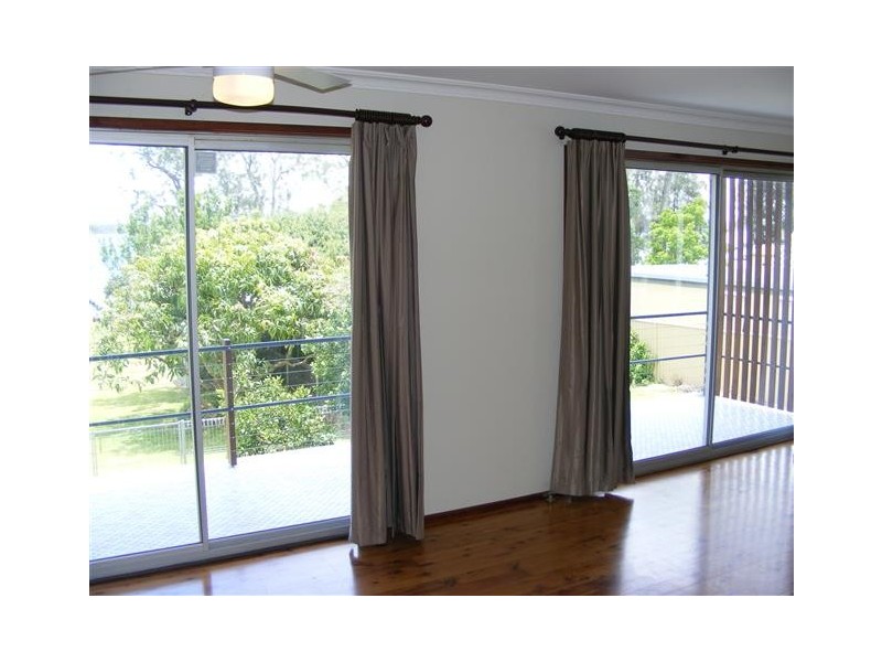 147 Grand Parade, Bonnells Bay NSW 2264