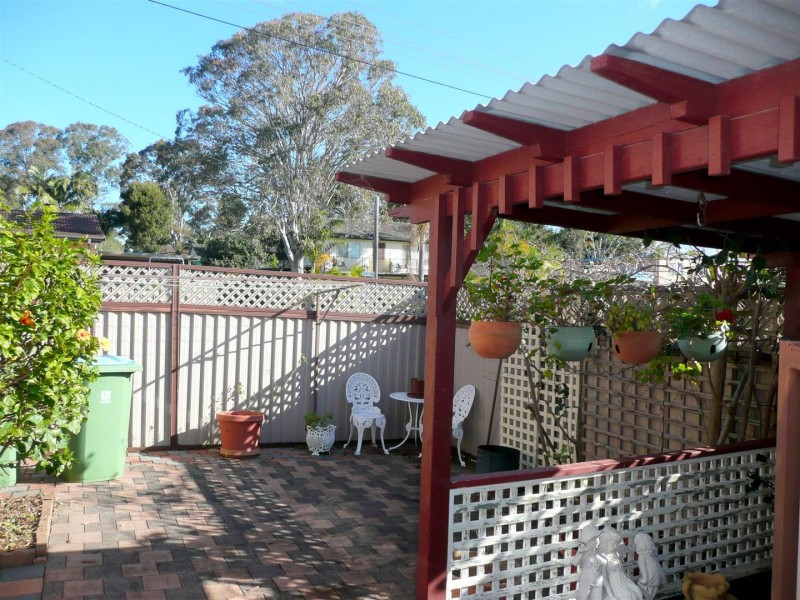 1/21 Vales Road, Mannering Park NSW 2259