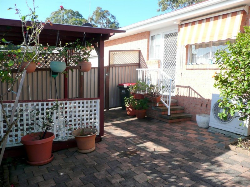 1/21 Vales Road, Mannering Park NSW 2259