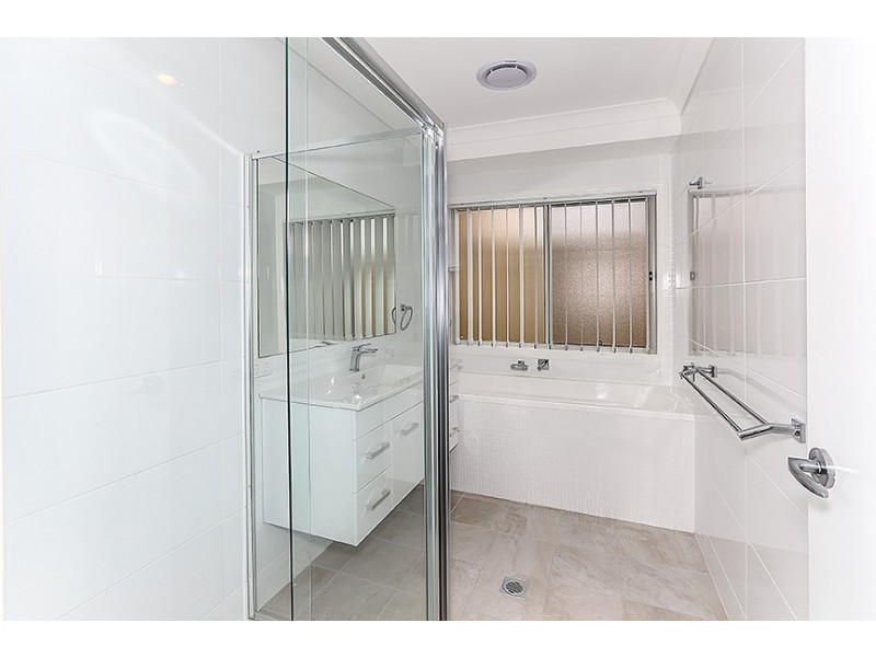 138 Grand Parade, Bonnells Bay NSW 2264