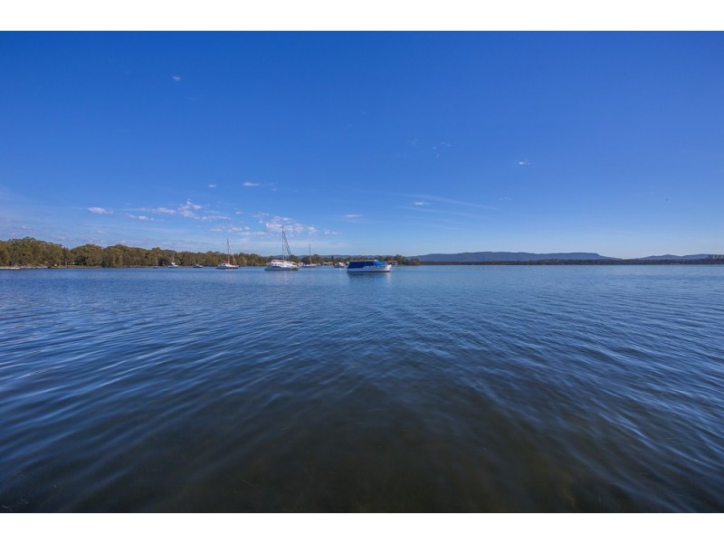 138 Grand Parade, Bonnells Bay NSW 2264