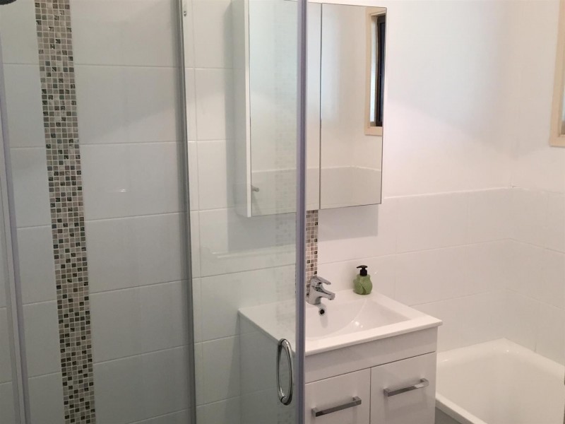 5 Rhodes Pde, Windermere Park NSW 2264