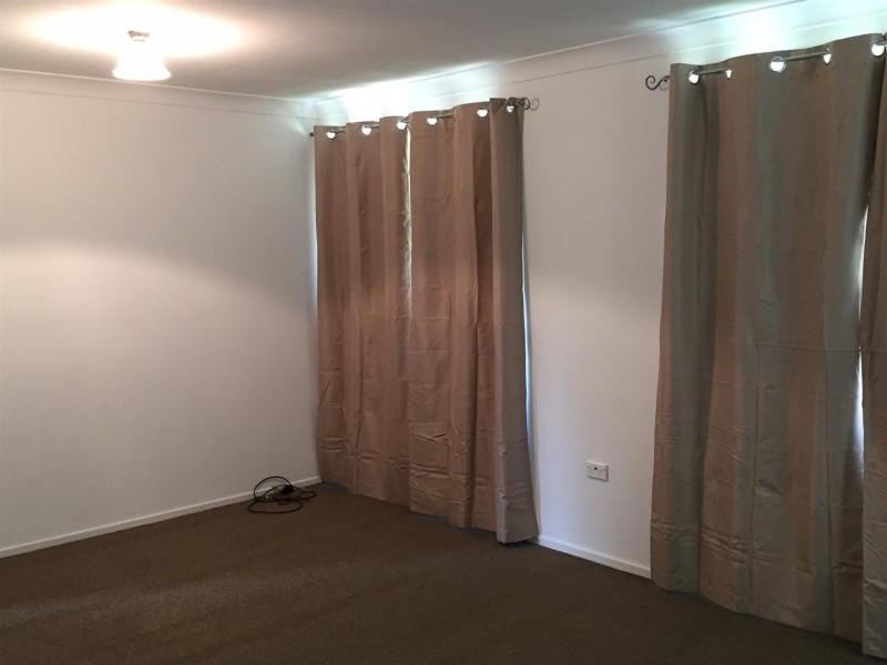 5 Rhodes Pde, Windermere Park NSW 2264