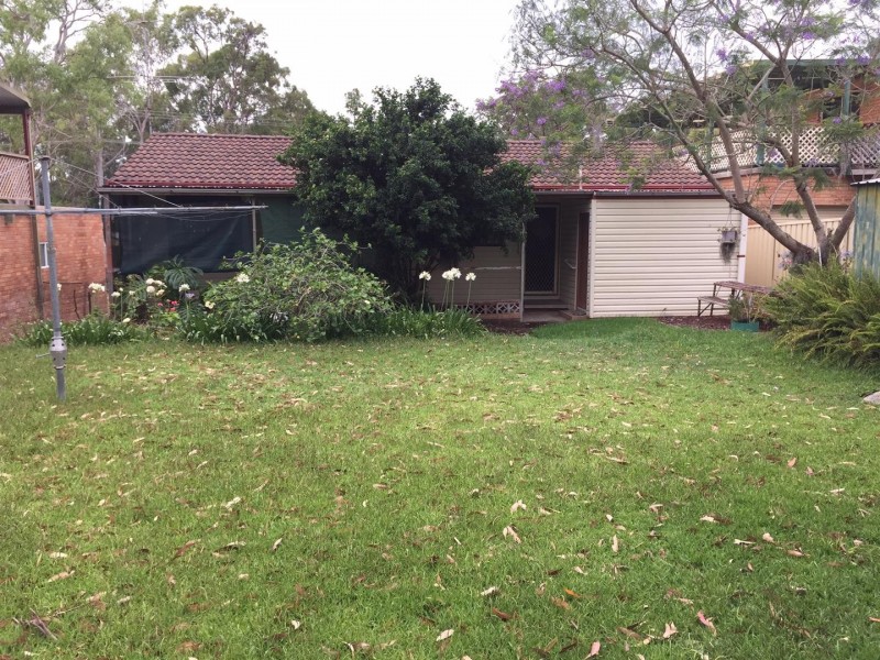 5 Rhodes Pde, Windermere Park NSW 2264