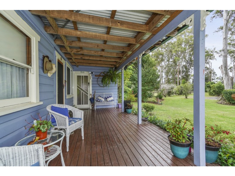214 Freemans Drive, Morisset NSW 2264