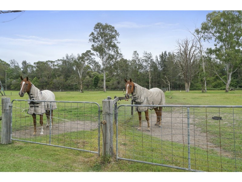214 Freemans Drive, Morisset NSW 2264