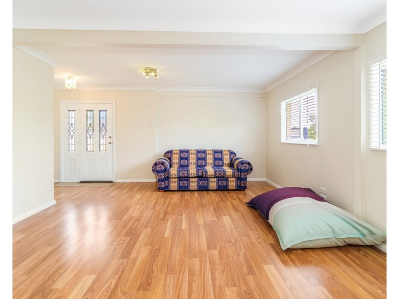 4 Hillcrest Road, Mirrabooka NSW 2264