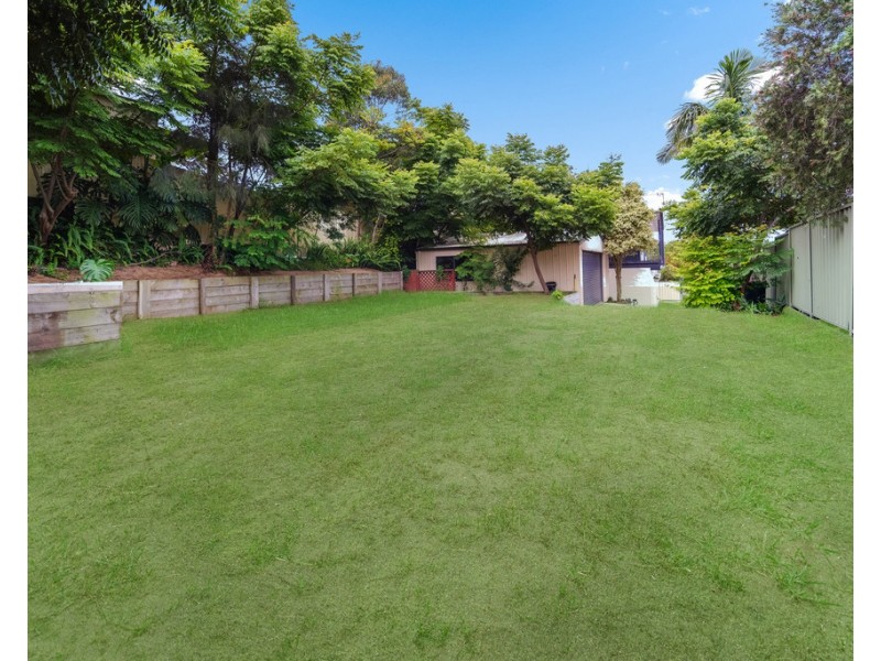 4 Hillcrest Road, Mirrabooka NSW 2264