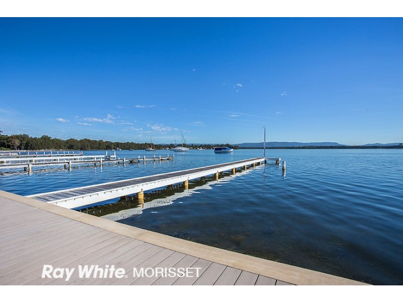 129 Grand Parade, Bonnells Bay NSW 2264