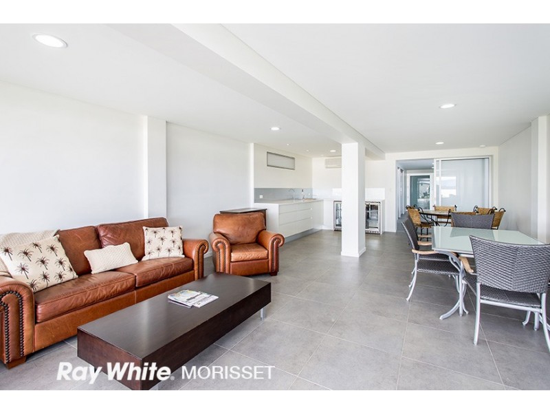 129 Grand Parade, Bonnells Bay NSW 2264