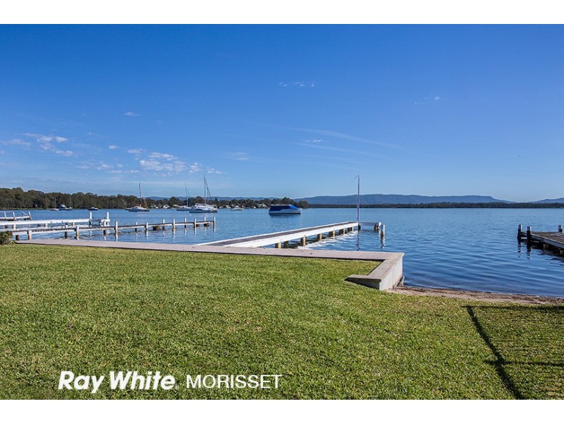 129 Grand Parade, Bonnells Bay NSW 2264